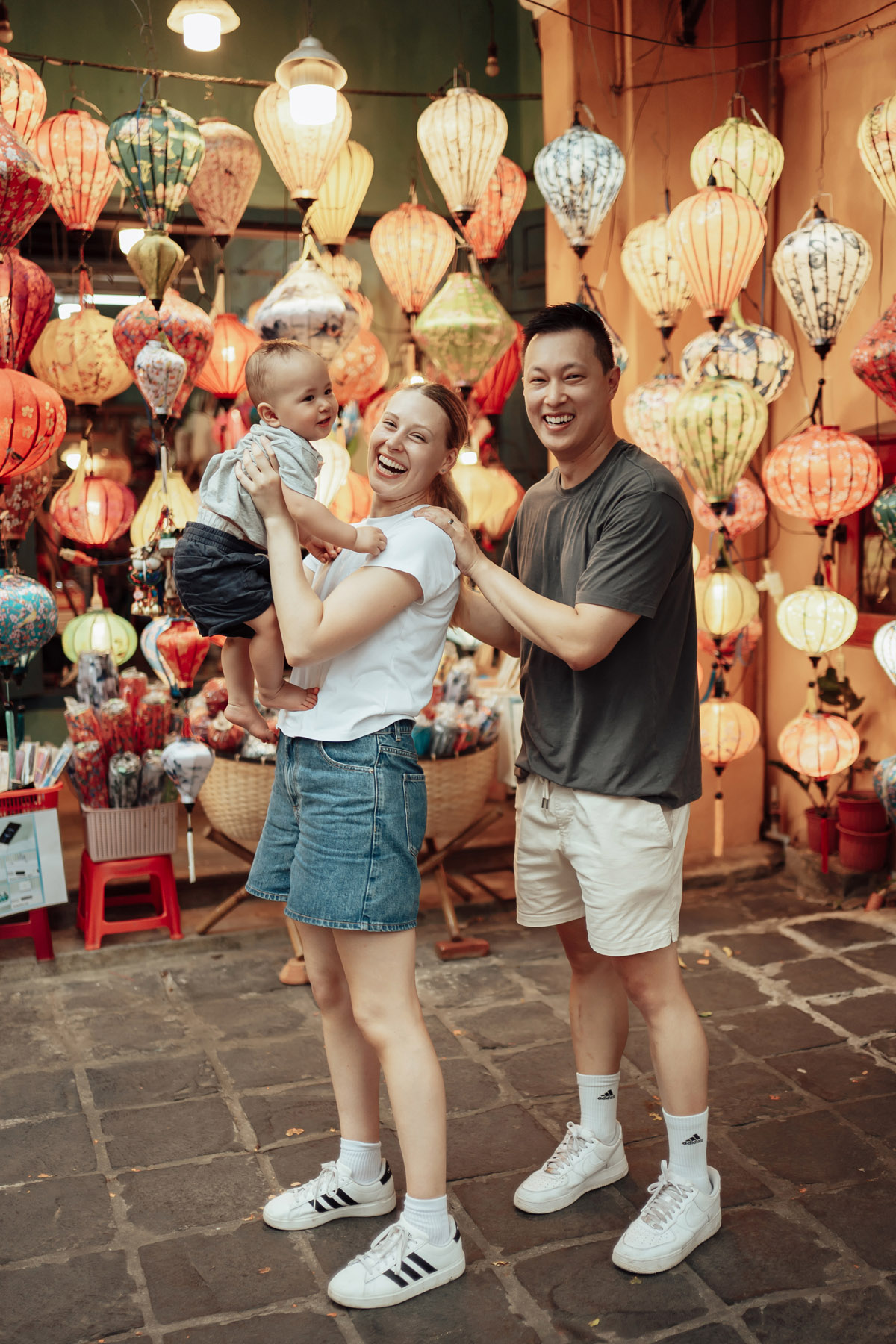 Lưu giữ tình yêu và tiếng cười tại Hoi An