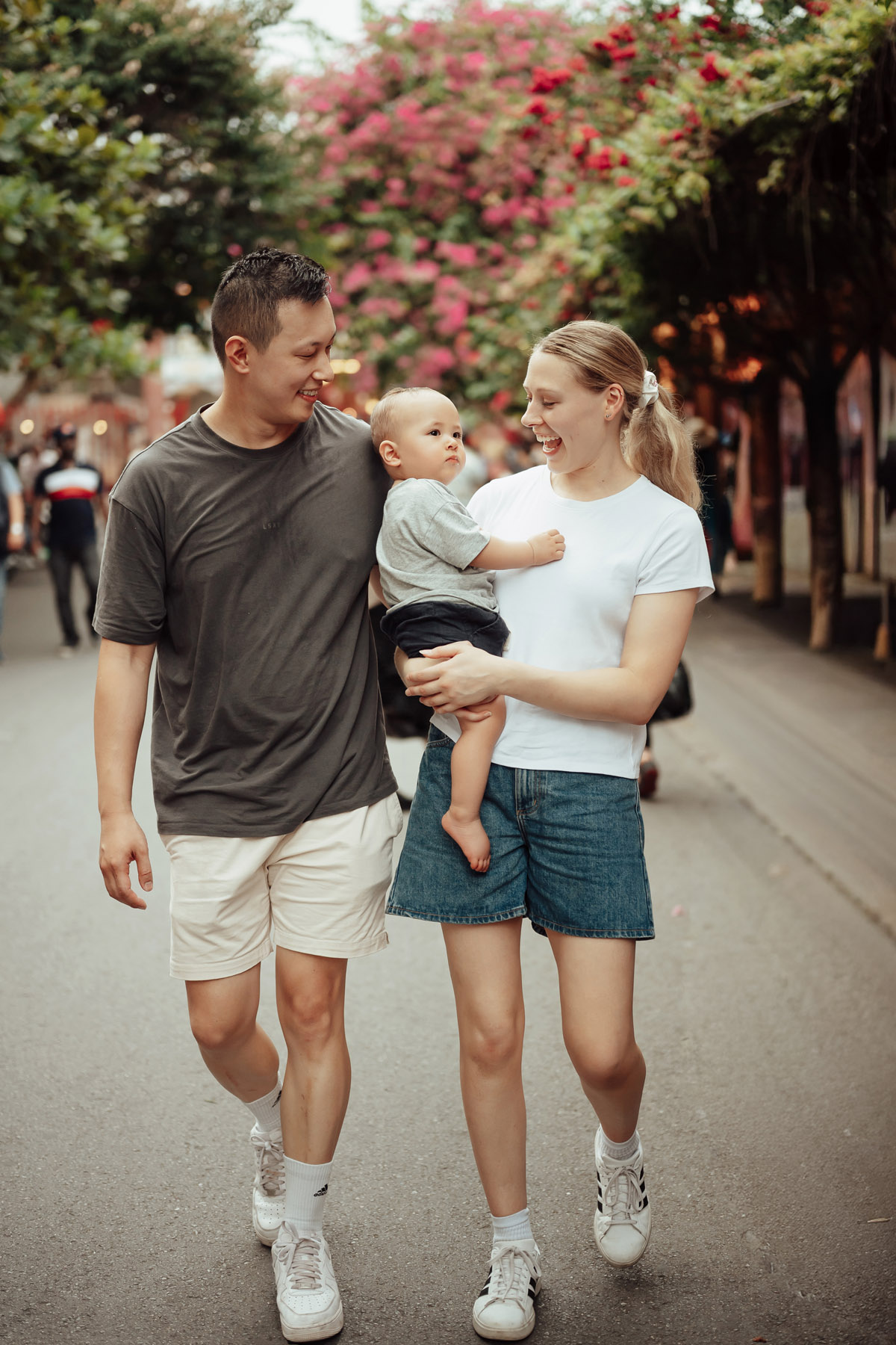 Lưu giữ tình yêu và tiếng cười tại Hoi An