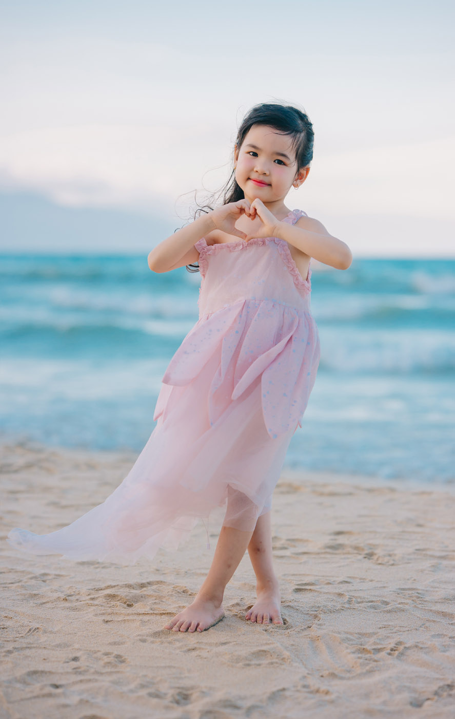 Biển Mỹ Khê _ Mẹ & công chúa nhỏ !