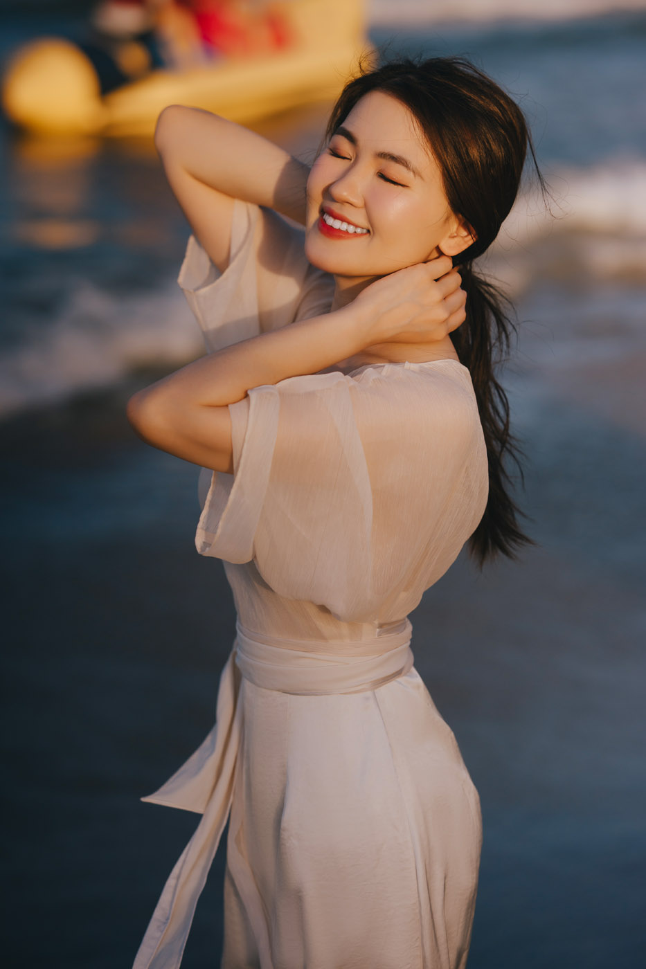 Biển Mỹ Khê _ Mẹ & công chúa nhỏ !