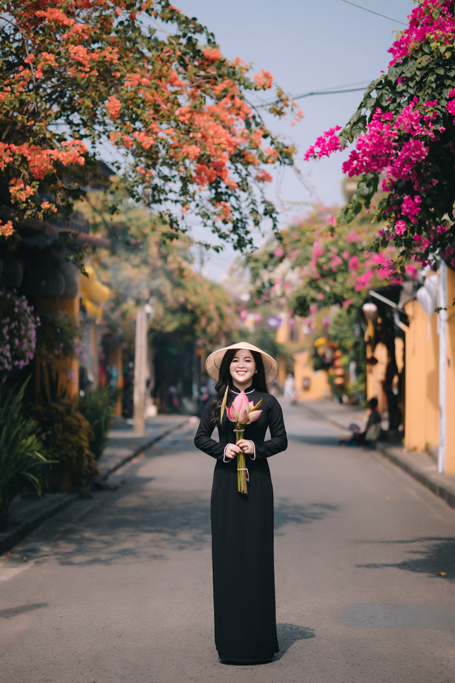Phụ nữ Việt Nam và Áo Dài truyền thống