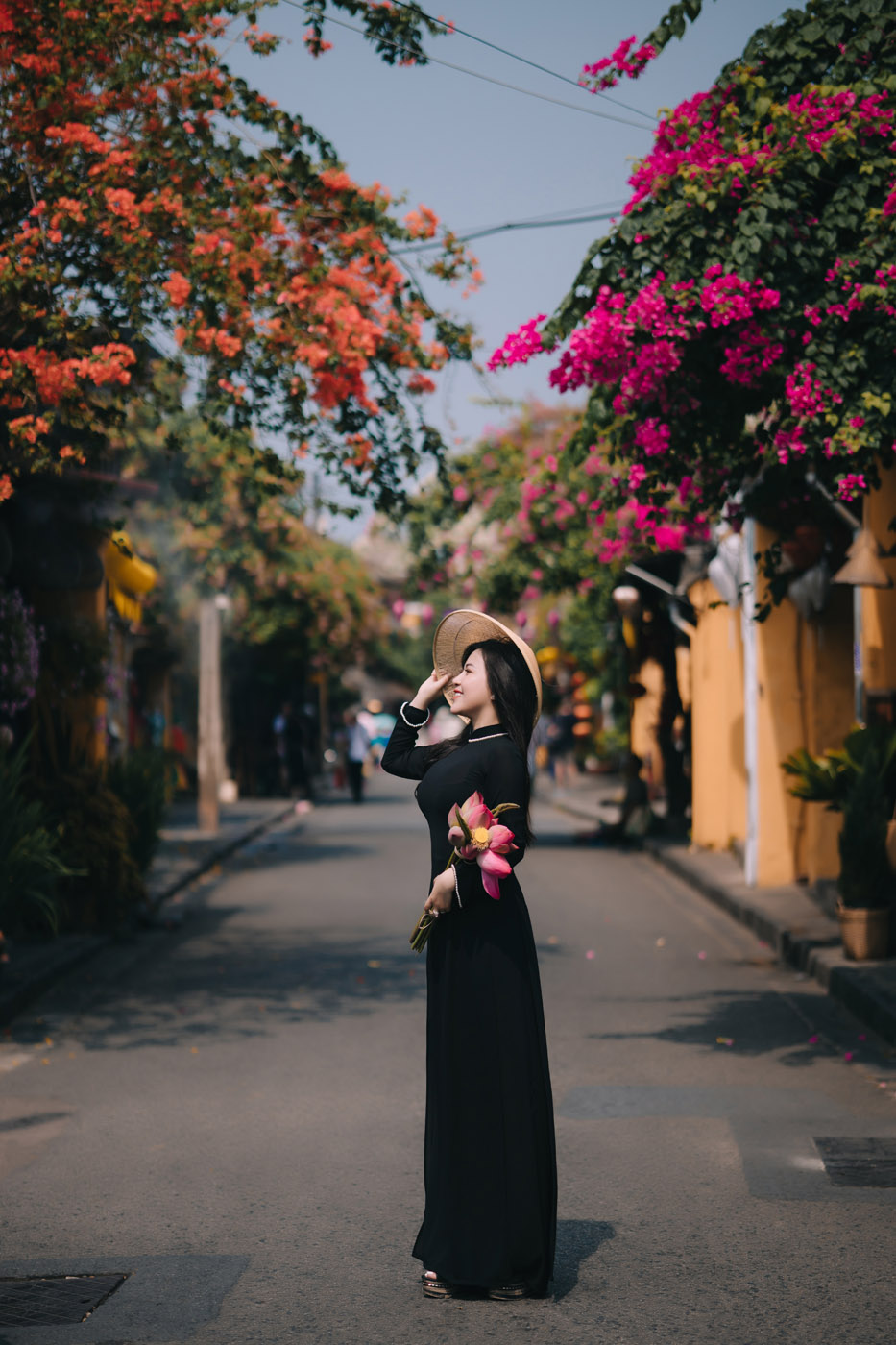 Phụ nữ Việt Nam và Áo Dài truyền thống
