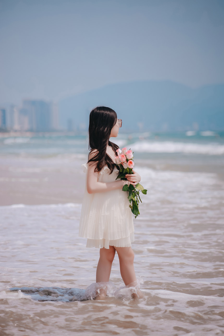Biển Mỹ Khê - Mẹ & con gái