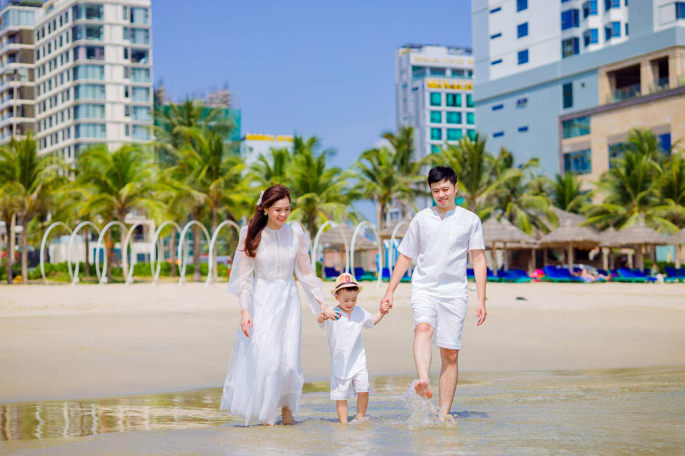 Khoảnh Khắc Bình Yên Bên Biển