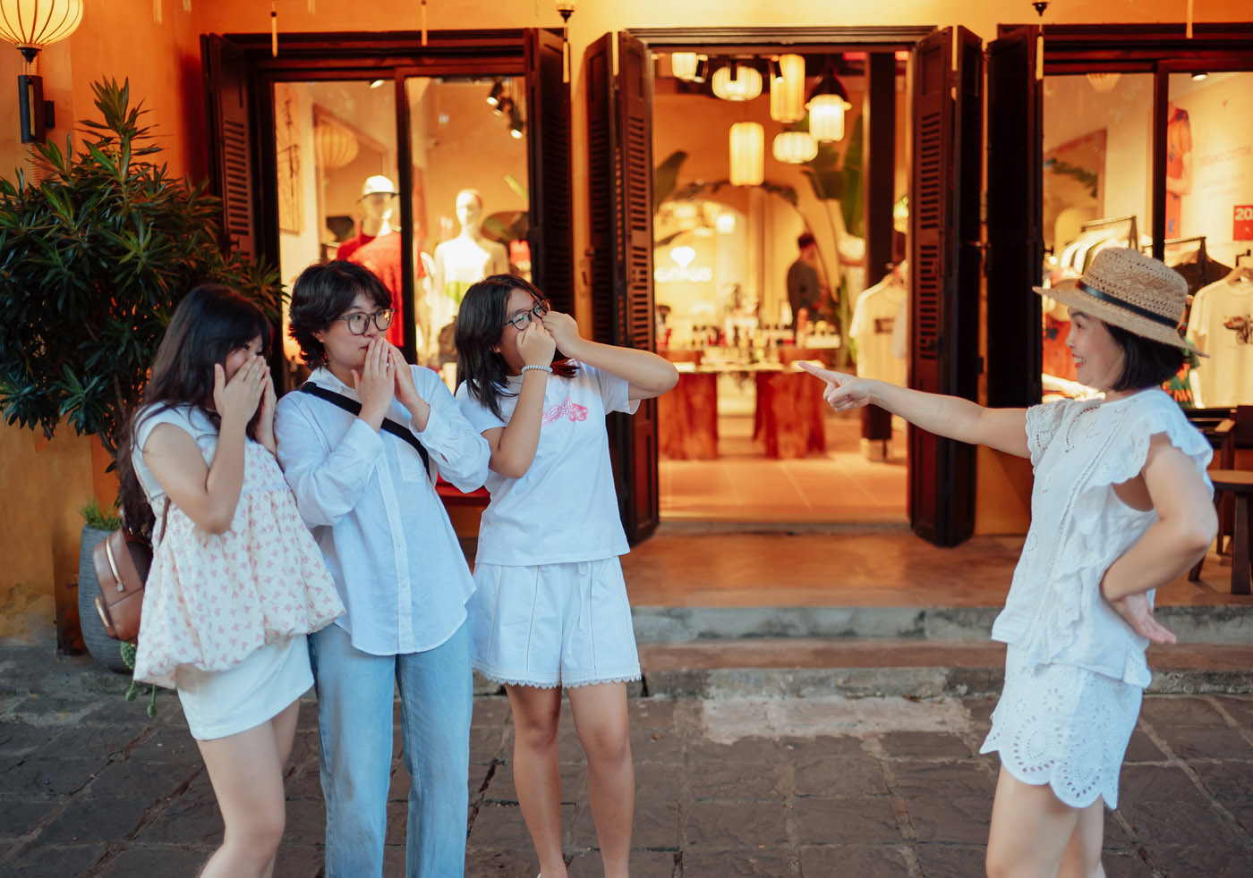 Lớn lên cùng mẹ bên cạnh