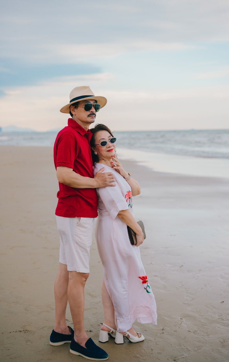 Biển vẫn xanh như ngày mình còn trẻ
