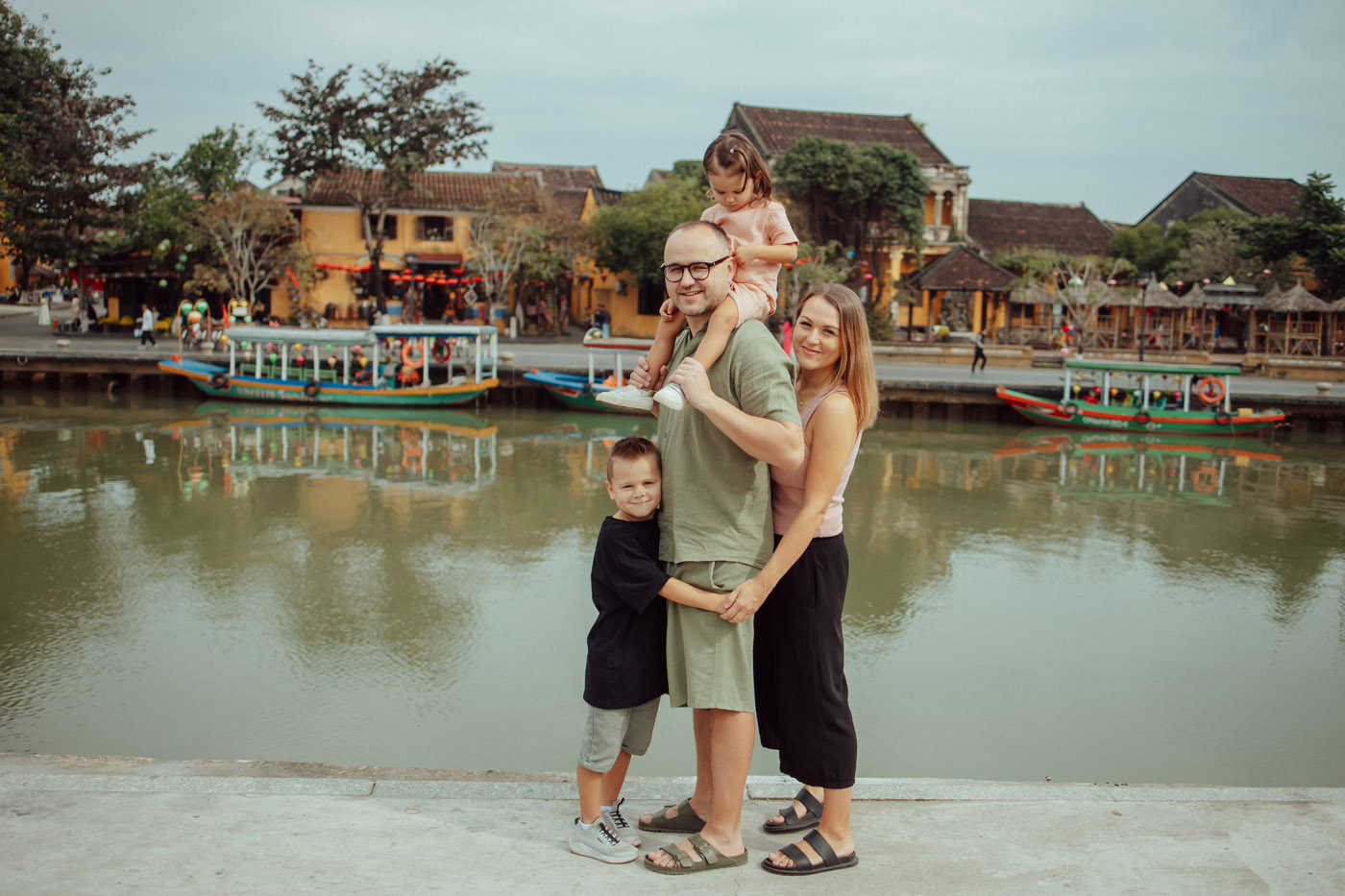 Những Nụ Cười Nhỏ bé ở Hội An