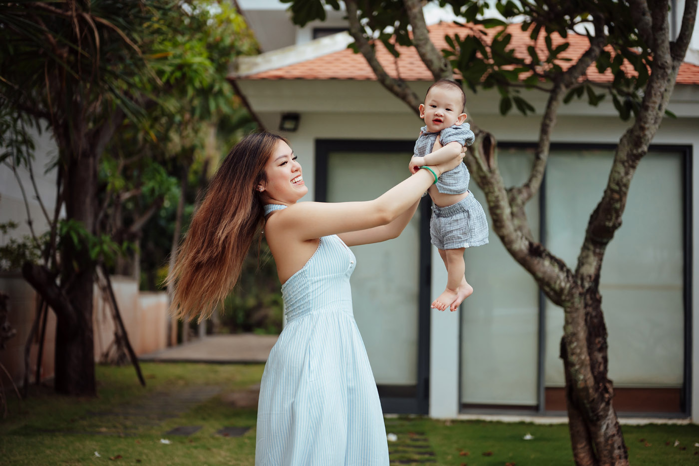 Bộ Ảnh Gia Đình Ba Thế Hệ Bên Biển Đà Nẵng – Lưu Giữ Khoảnh Khắc Đáng Nhớ