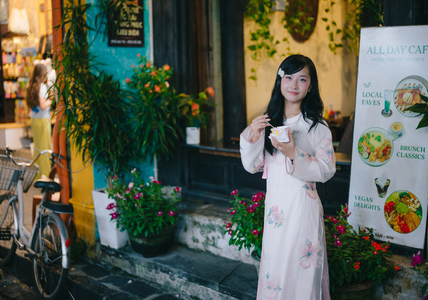 Áo Dài, thả Hoa Đăng Tại Hội An - Mẹ Và con gái