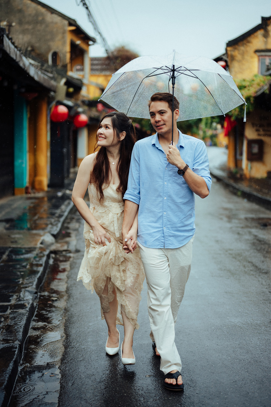 Ở cạnh em ,ngày thường cũng trở thành đặc biệt !