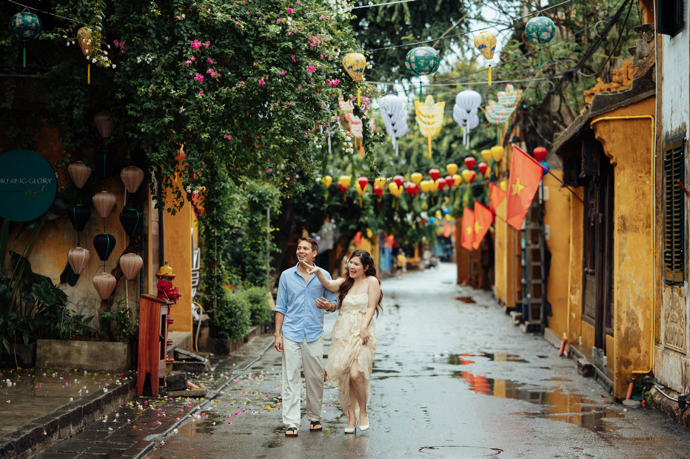 Ở cạnh em ,ngày thường cũng trở thành đặc biệt !