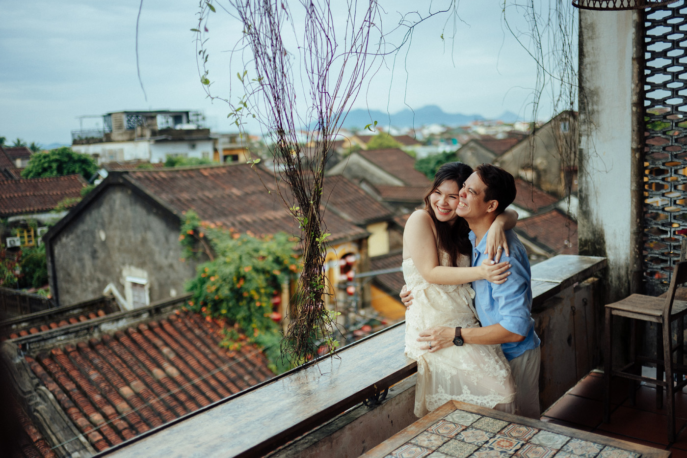 Ở cạnh em ,ngày thường cũng trở thành đặc biệt !